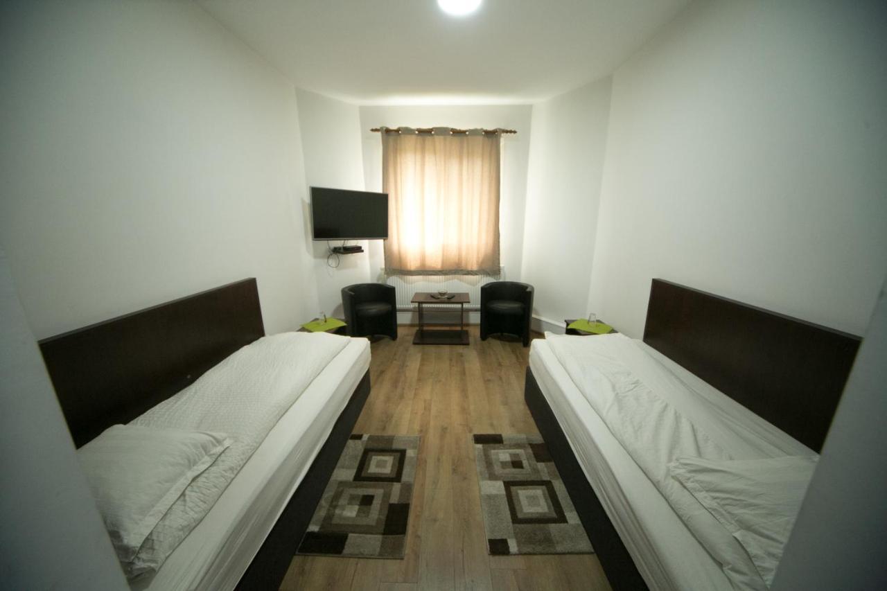 Napsugar Panzio Motel Lunga  Buitenkant foto
